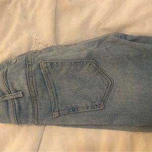 Mother jeans size 23! Very soft I just grew out of it.